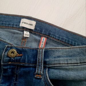 Low rise woman's jeans